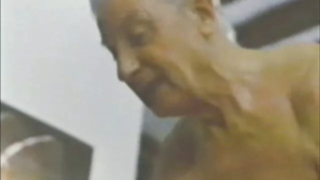 დიდი mature უფასო ტყაპუნი ვიდეო დედა shit აუზი.